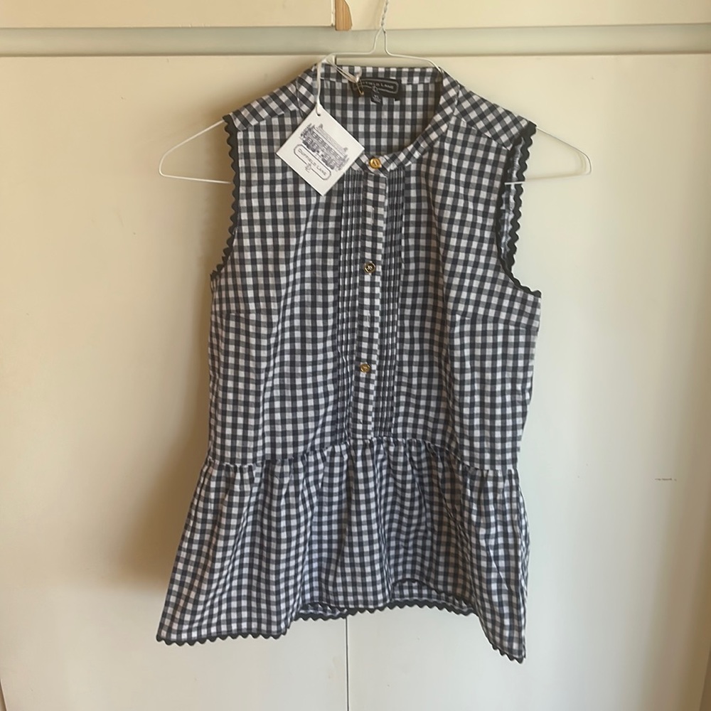 Bnwt size xs sleeveless shirt by Duffield Lane.